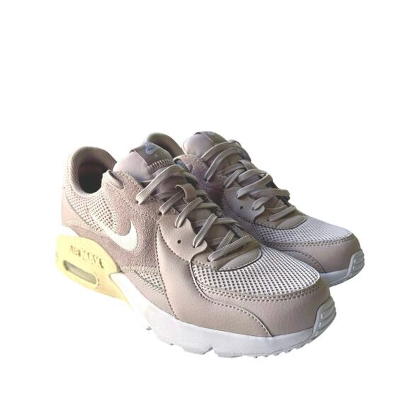 Nike Air Max Excee Platinum Violet Coconut Milk active gym Women's Size 9 NWOB - Picture 2 of 10